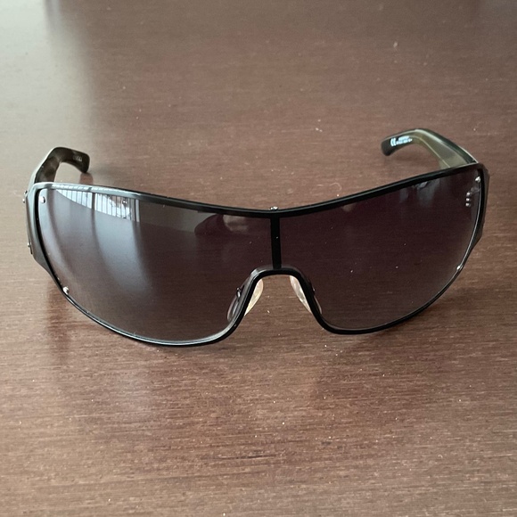 GUCCI 1832 Sunglasses - Picture 2 of 9